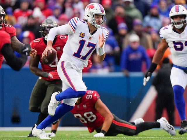 Josh Allen’s six touchdowns push Bills past Buccaneers in thriller
