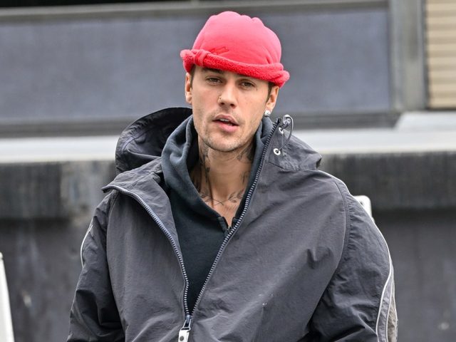 Justin Bieber stops to help stranded stranger on roadside, gives him ‘best prayer’ of his life