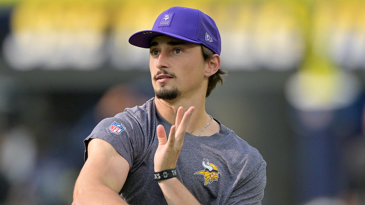 Vikings' Max Brosmer to start vs Seahawks, becoming 19th backup quarterback to start this season  at george magazine