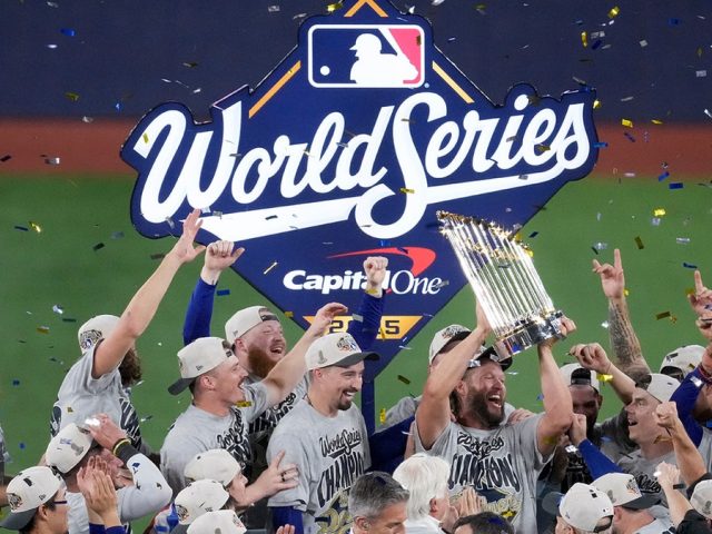 Fox News Sports Huddle Newsletter: Dodgers celebrate World Series repeat, NFL trade deadline frenzy