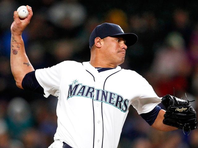 Ex-MLB pitcher Yoervis Medina dead at 37 after reportedly suffering heart attack while driving in Venezuela