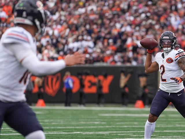 Bears’ Caleb Williams makes first career TD catch vs Bengals