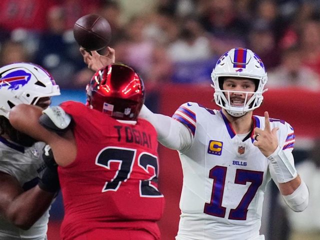 Texans upset Bills to shake up AFC playoff picture