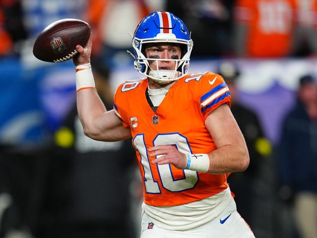 NFL Week 10 scores: Dolphins shock Bills, Matthew Stafford leads Rams to win