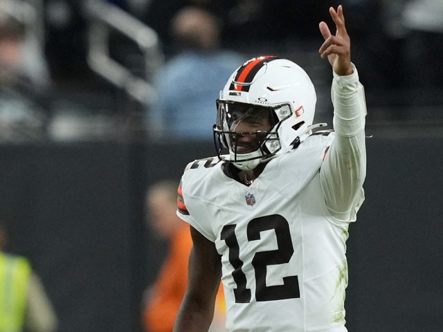 NFL Week 12 scores: Shedeur Sanders era begins with a win