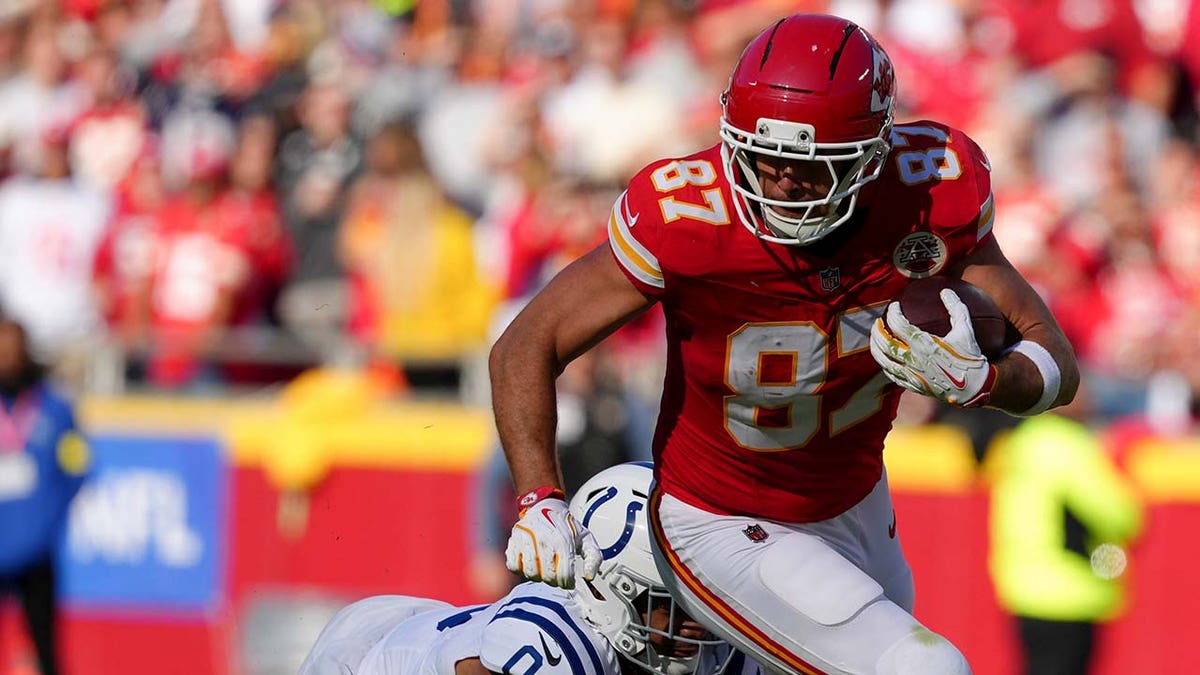 Tony Romo rips NFL officials for penalty on Travis Kelce in Chiefs' comeback win at george magazine