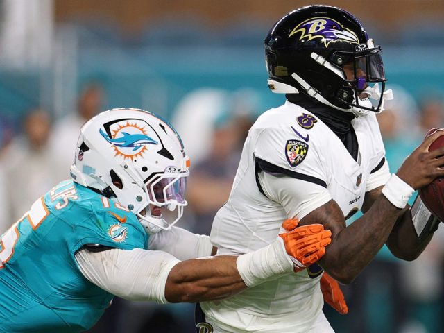 Eagles add Jaelan Phillips in latest move to bolster defense: reports