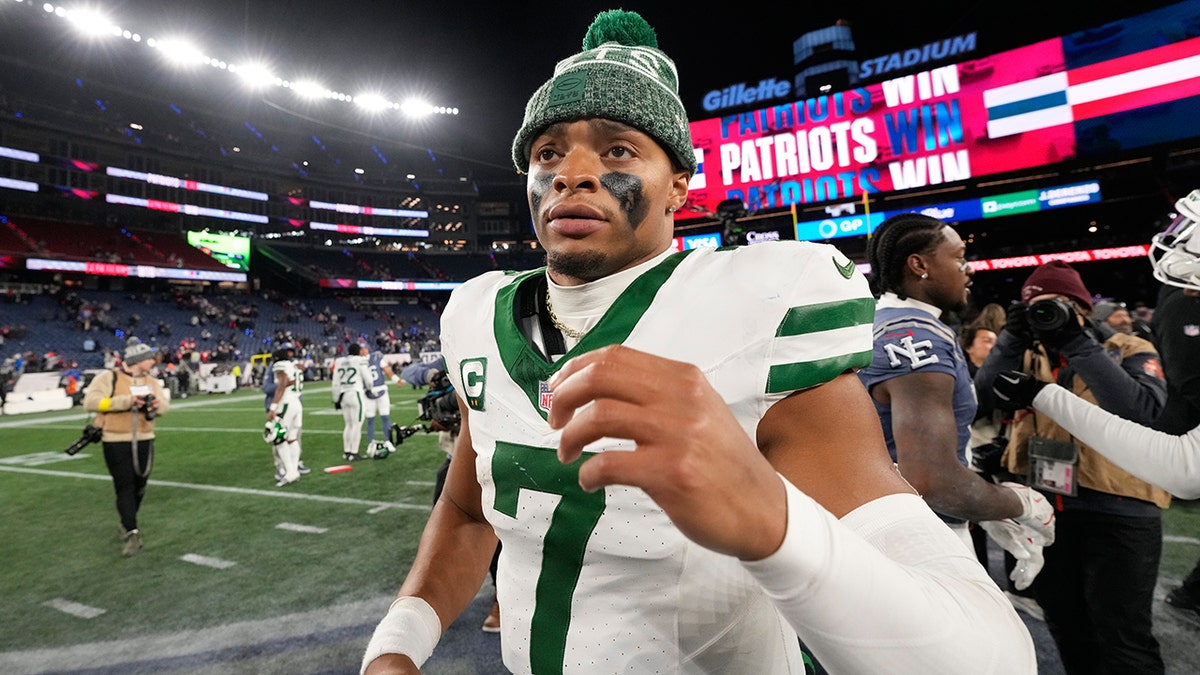 Jets to bench quarterback Justin Fields amid offensive struggles: reports at george magazine