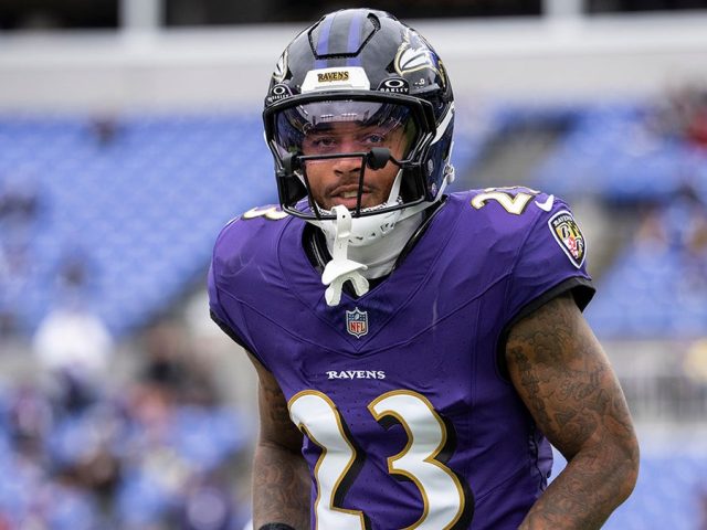Eagles acquire Pro Bowl cornerback in trade with Ravens