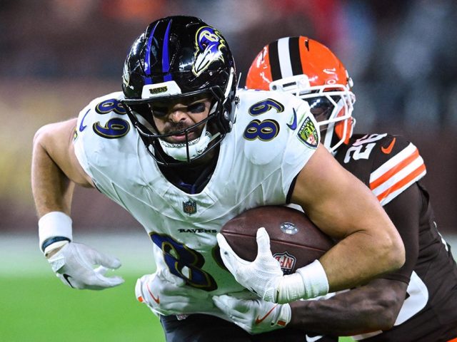 Ravens star fools Browns’ defense with fake tush push, go-ahead TD run