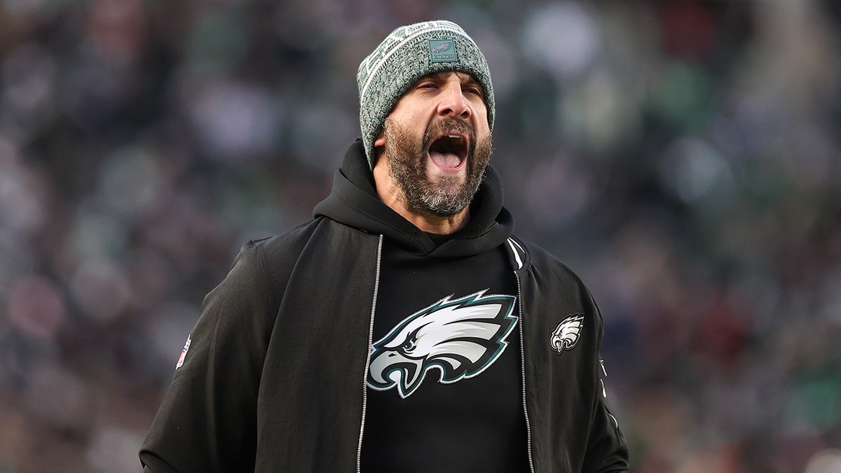 Social media furious over Eagles coach Nick Sirianni's questionable two-point conversion attempt  at george magazine