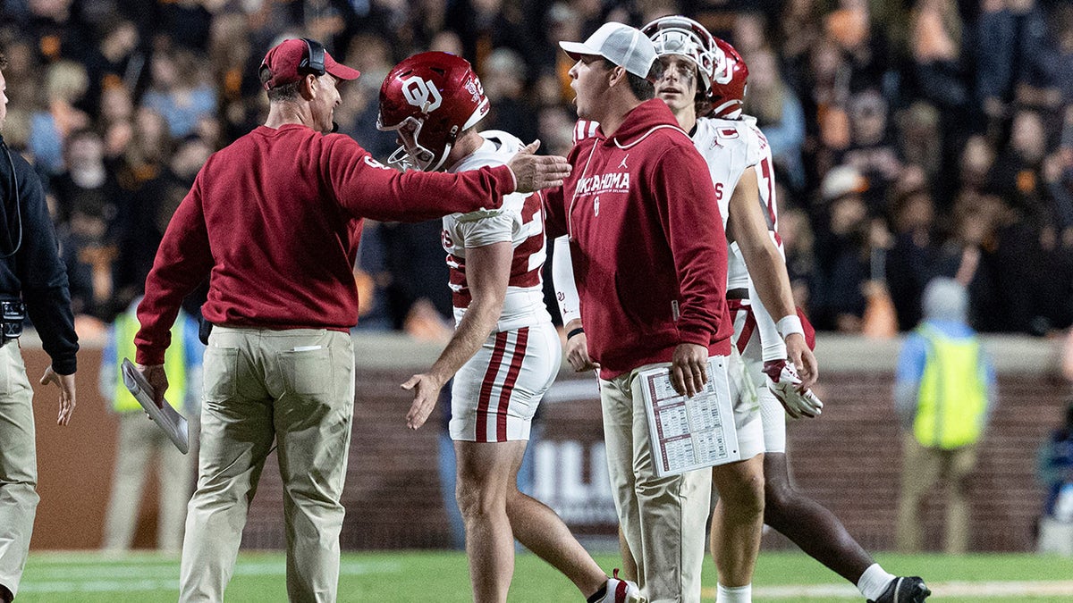 ESPN broadcasters roast Oklahoma kicker for wearing short shorts: 'That should be a penalty' at george magazine