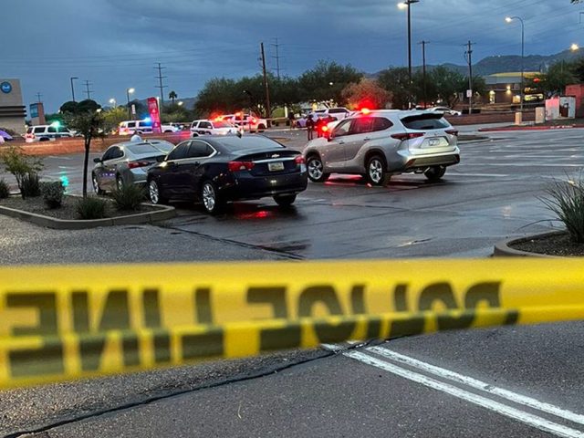 Man fatally shot, woman and children in critical condition after Arizona shootout