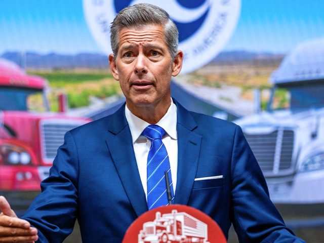 Trump admin gives $10k bonuses to air traffic controllers with perfect attendance during government shutdown