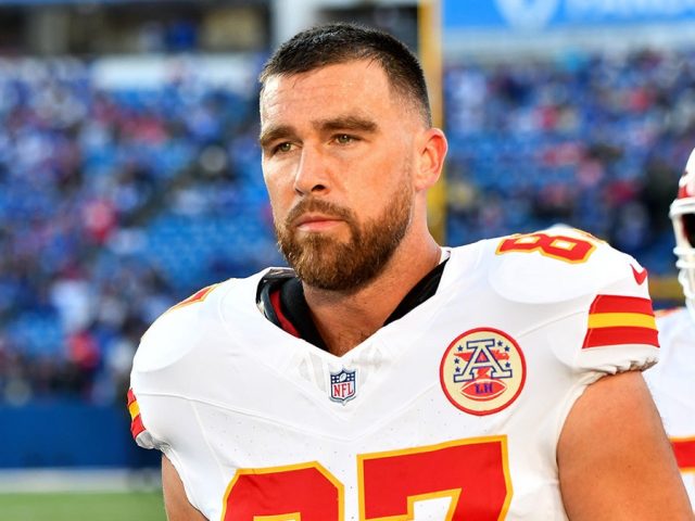 Travis Kelce refuses to dive into ‘personal life’ after question from brother on bye week plans