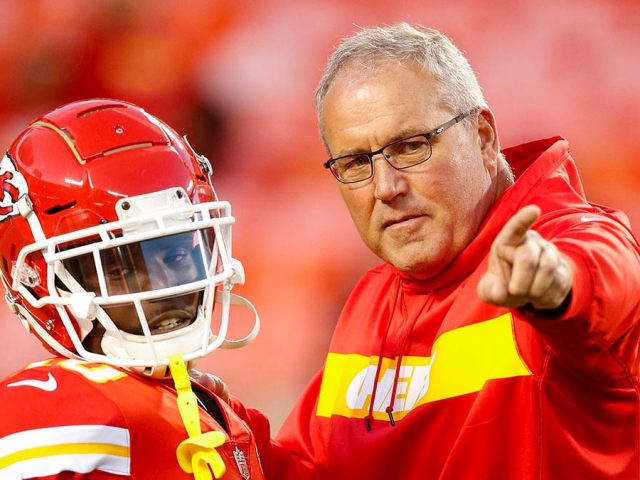 Tyreek Hill praises Chiefs coach as a ‘f—ing animal’ after disagreeing with Trump on NFL kickoff rule