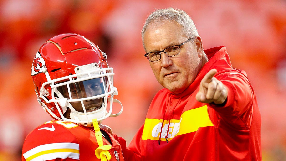 Tyreek Hill praises Chiefs coach as a 'f---ing animal' after disagreeing with Trump on NFL kickoff rule  at george magazine