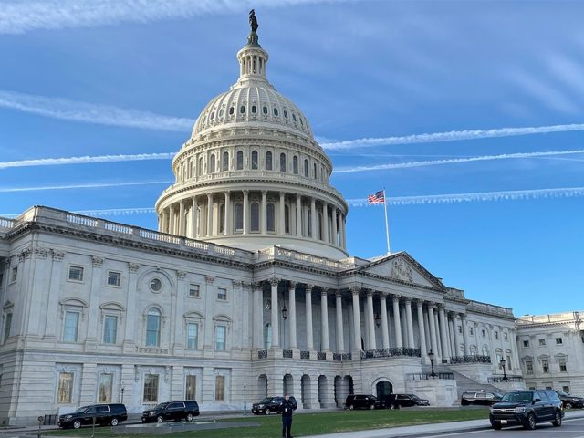 Showdown for the House: Democrats, Republicans brace for high-stakes midterm clash