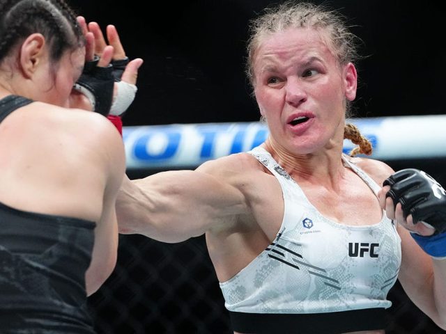 UFC star comes to Joe Rogan’s defense after Ronda Rousey’s swipe