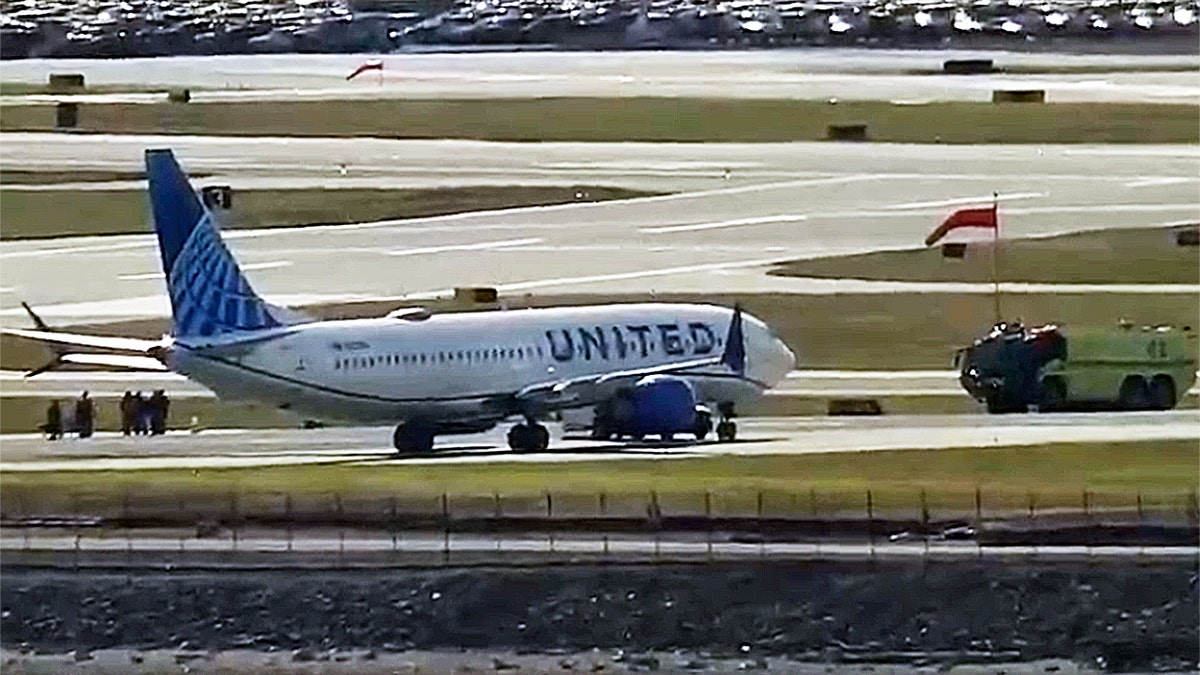 'All clear' at Reagan National Airport following unfounded bomb threat, Duffy says  at george magazine