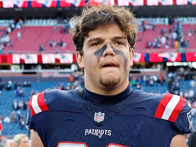 Patriots place star offensive player on IR with knee injury ahead of stretch run
