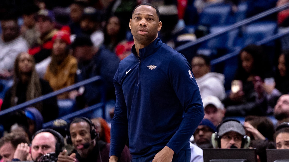 Pelicans oust Willie Green after slow start in season’s first NBA coaching shakeup  at george magazine