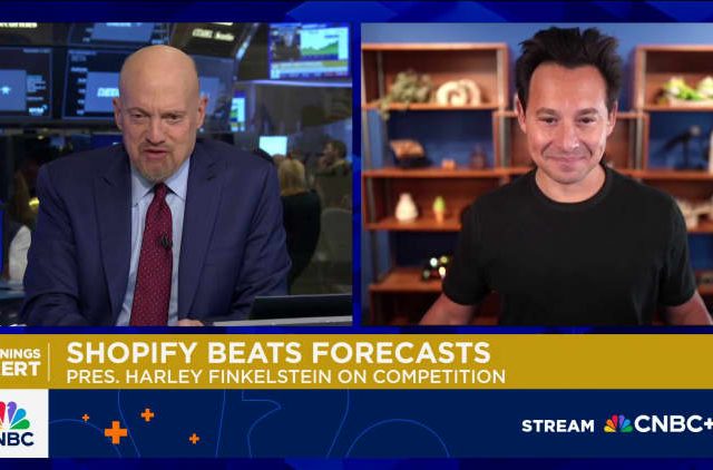 Amazon faces ‘leader’s dilemma’ — fight AI shopping bots or join them