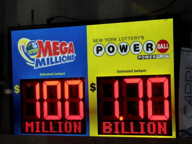 Arkansas ticket scores $1.8 billion Christmas Powerball jackpot