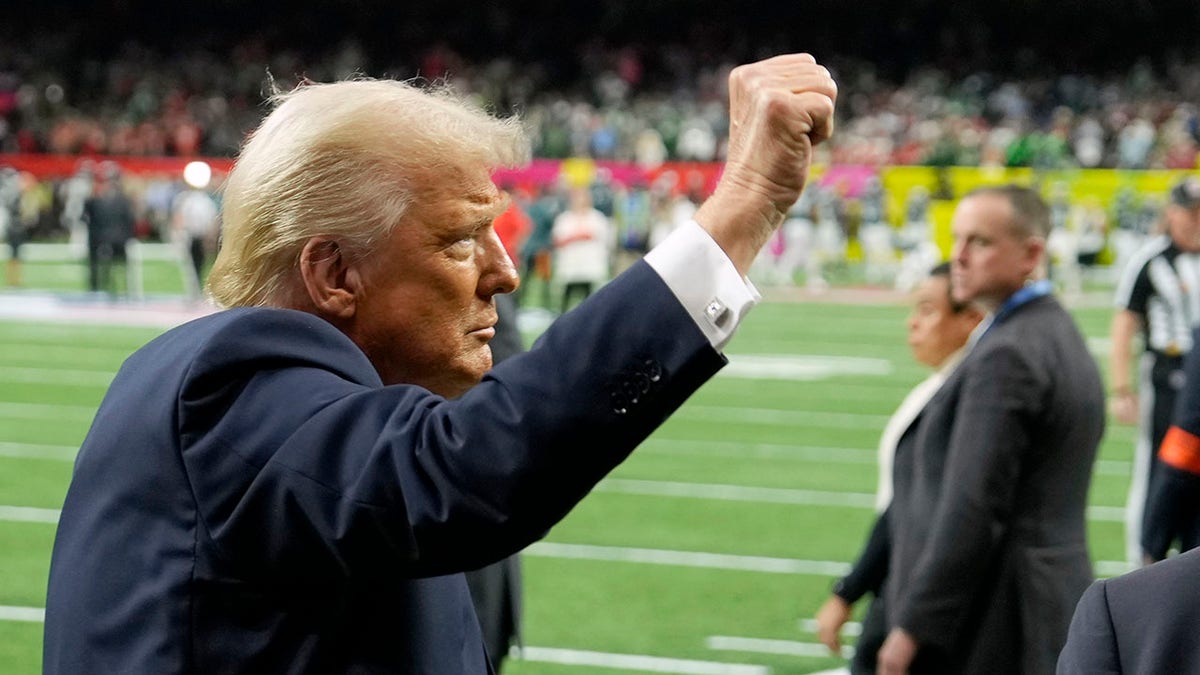 Trump rips NIL ‘disaster’ in Oval Office, warns it’s killing college sports at george magazine