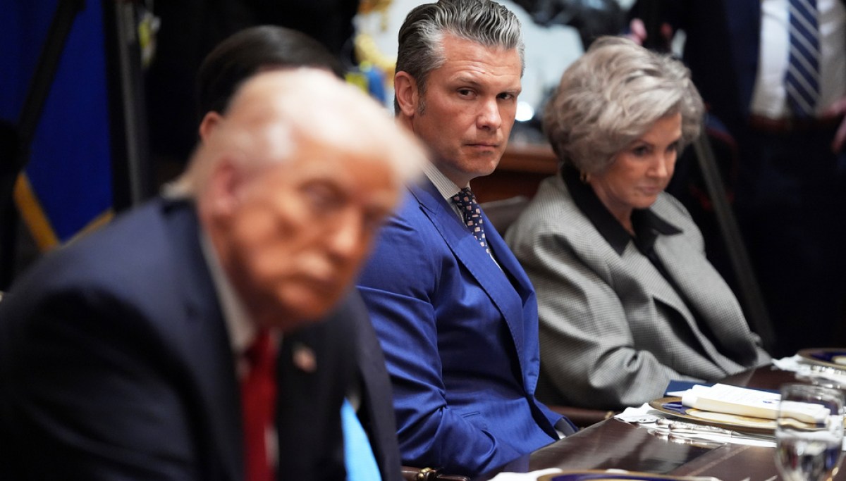 WATCH LIVE: Trump holds Cabinet meeting after blowback from Hegseth boat strike orders  at george magazine