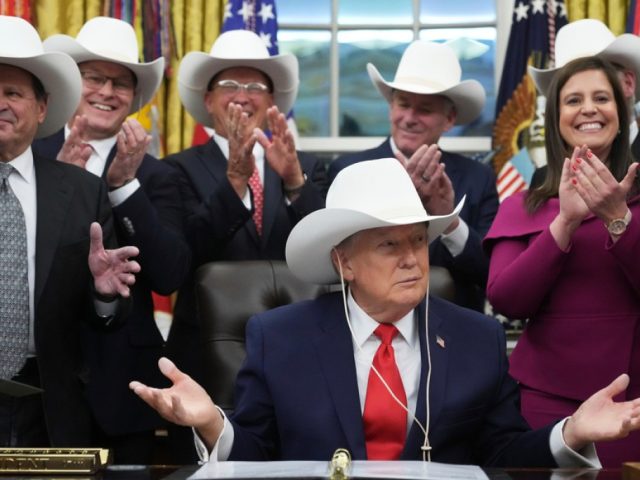 Trump dons cowboy hat and pays tribute to ‘Miracle on Ice’ hockey team as he makes digs at Somalis in Minnesota
