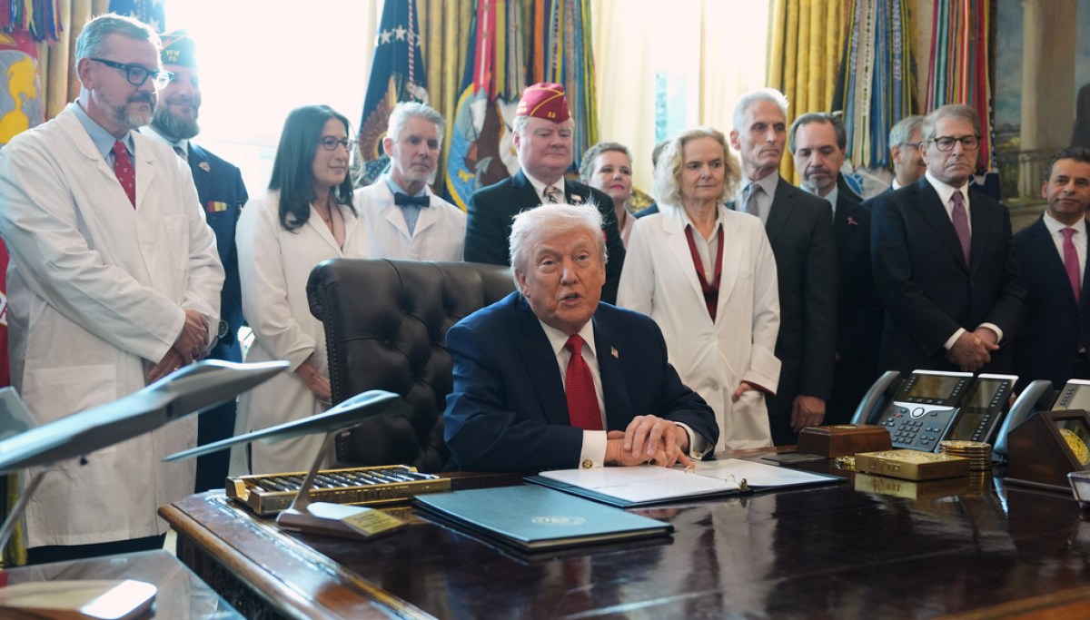 Trump signs executive order aimed at boosting medical marijuana and restricting access to ‘intoxicating’ products at george magazine