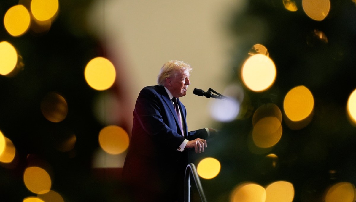 Trump warns of January government shutdown over Obamacare during North Carolina speech at george magazine