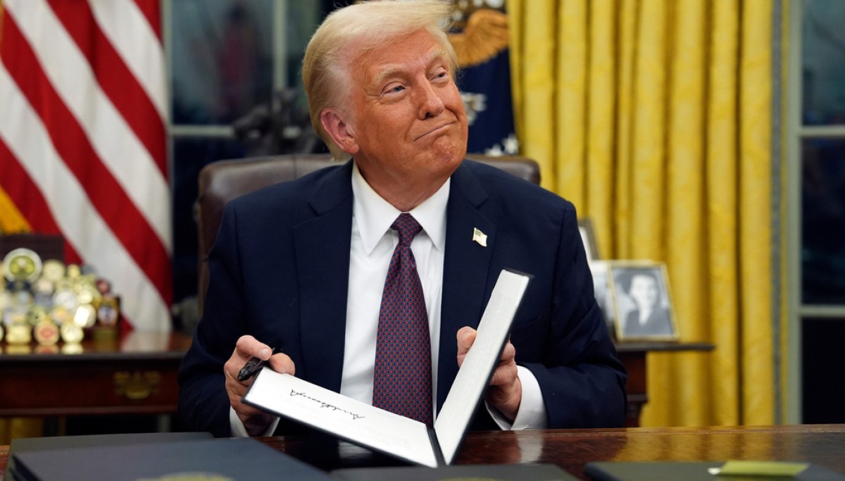 Trump laughs when children ask about cookies and coal during annual Santa Claus calls at george magazine