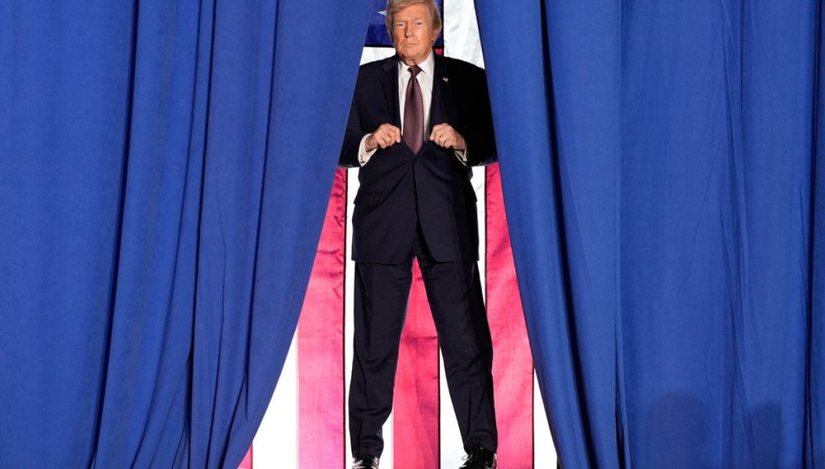 Trump touts record on economy, border, and crime as approval rating continues to slide at george magazine