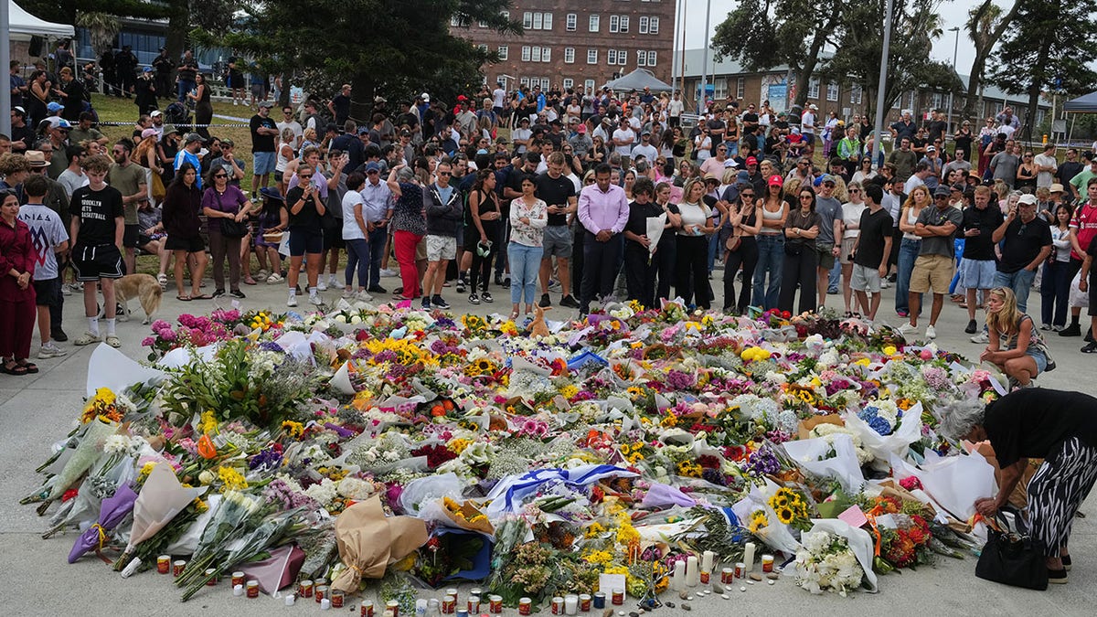 Democrats unite against Sydney terror — but Fetterman warns party’s anti-Israel rift boiling over at george magazine