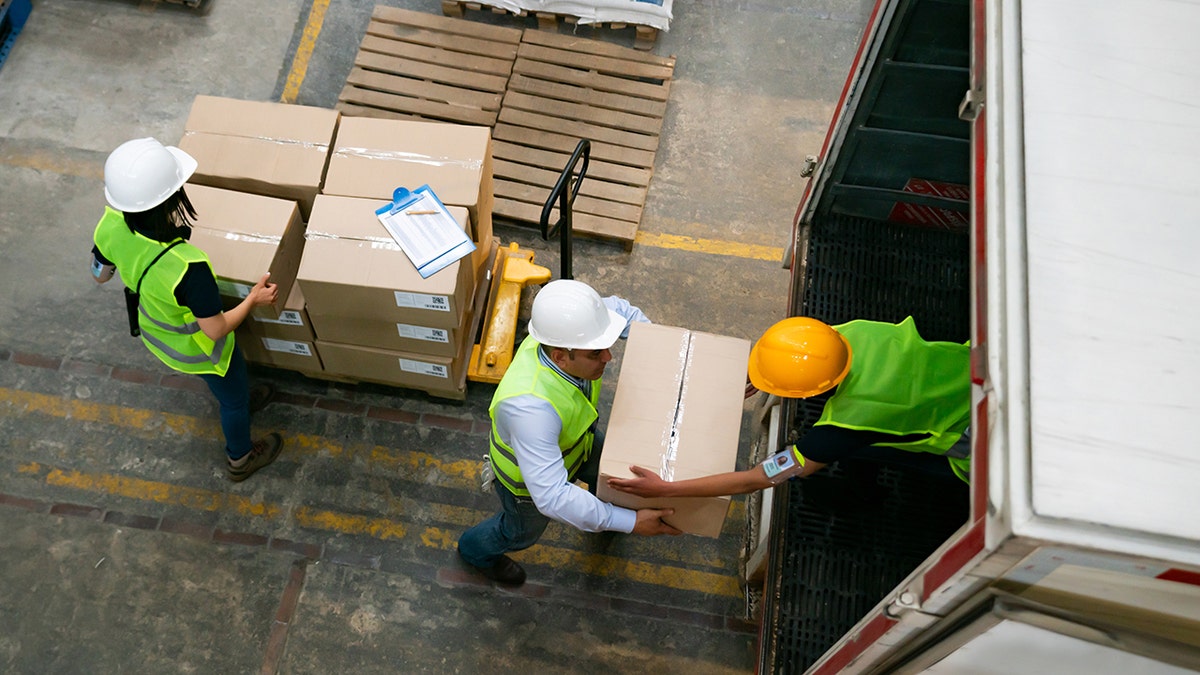 Crime rings, hackers join forces to hijack trucks nationwide, fueling major holiday shipping security fears  at george magazine