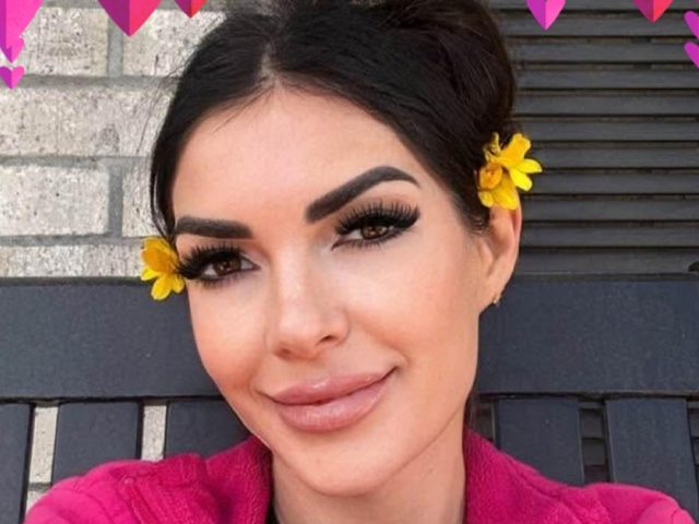 Arkansas woman and children found dead at mansion home day after final divorce hearing with estranged husband