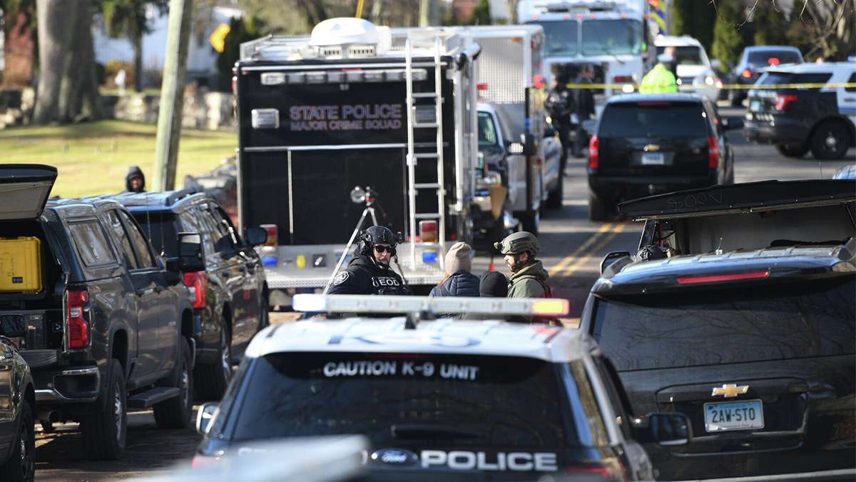 Decomposed body found in Connecticut after standoff with man who opened fire at police  at george magazine