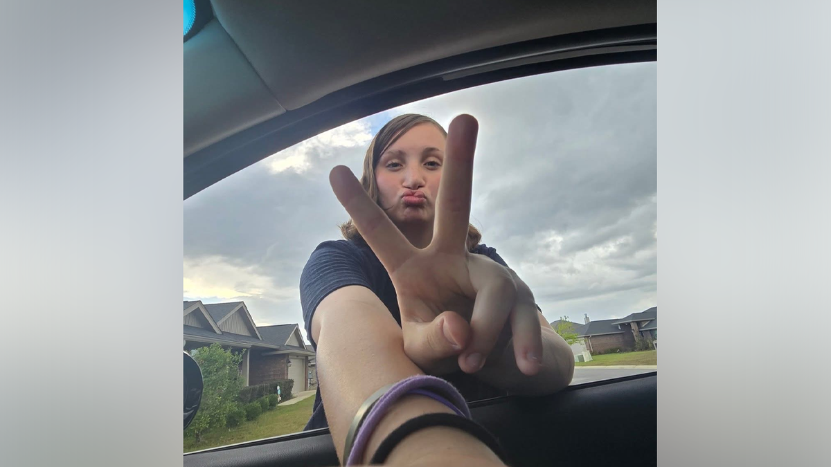 Florida mom says teens ‘lured’ 14-year-old daughter into woods before shooting, setting her on fire: report at george magazine