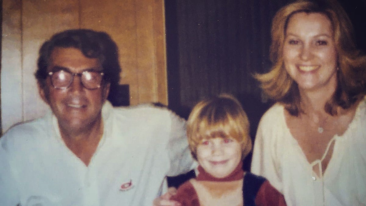 Dean Martin destroyed vintage car in McDonald’s drive-thru while getting burger for Bing Crosby’s grandson at george magazine