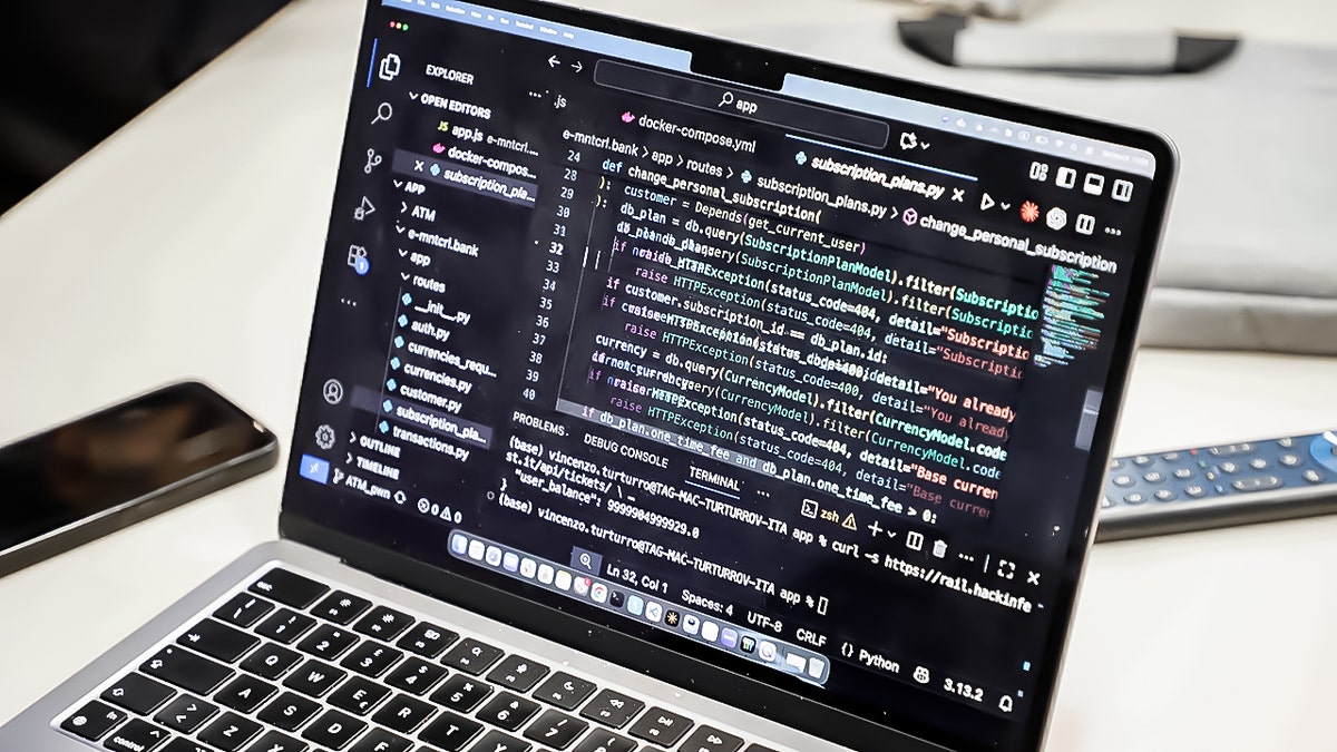 New email scam uses hidden characters to slip past filters  at george magazine