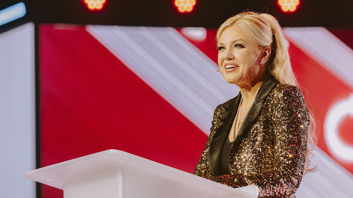 Erika Kirk welcomes attendees to first AmericaFest since husband's death, endorses JD Vance for president at george magazine