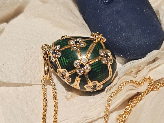 Police wait six days for suspected thief to naturally pass stolen $19K Fabergé pendant