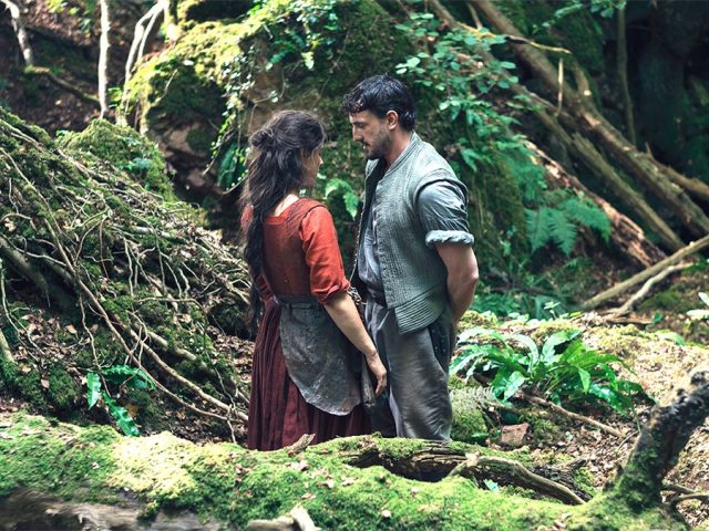 ‘Hamnet’ Review: Jessie Buckley, Paul Mescal lead moving Shakespeare family drama