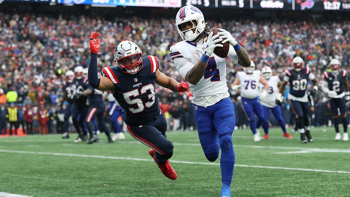 Bills end Patriots' 10-game win streak after erasing 21-point deficit in AFC East thriller at george magazine