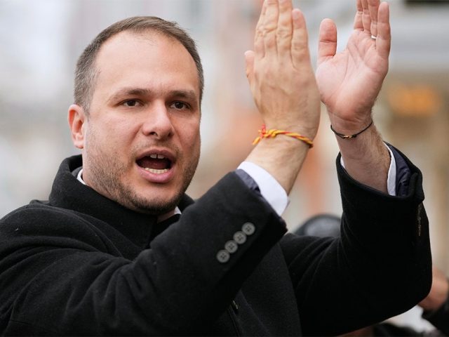 Young progressive beats out establishment candidate in Jersey City mayoral race, echoing Mamdani