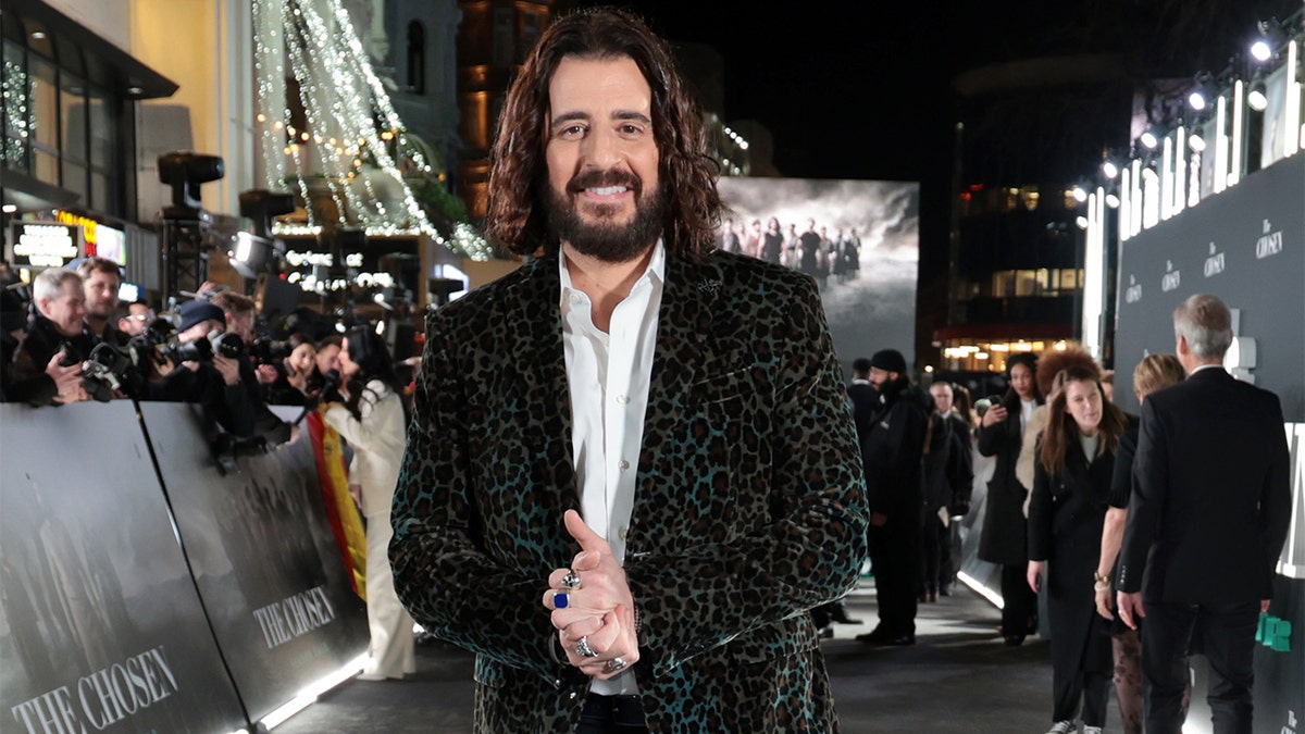 'The Chosen' star tells story of two lifelong atheists who converted to Christianity after watching series  at george magazine