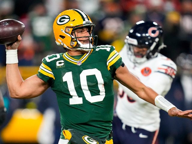 Packers seal crucial NFC North win over Bears in thrilling fashion at Lambeau Field