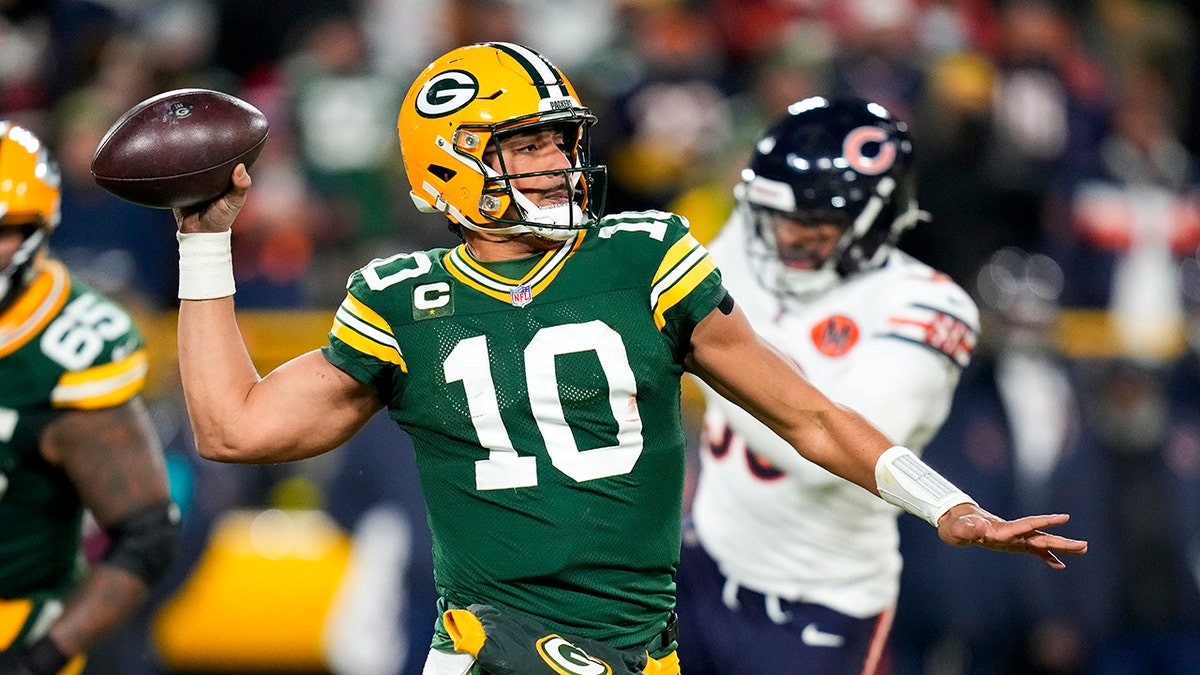 Packers seal crucial NFC North win over Bears in thrilling fashion at Lambeau Field  at george magazine
